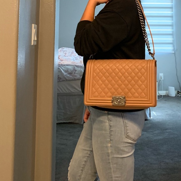 Chanel Boy Bag New Medium - Picture 3 of 8